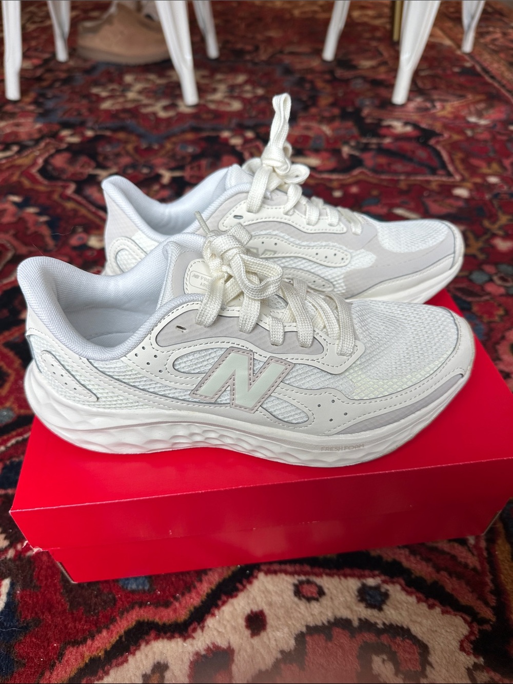 New Balance Women's Fresh Foam ARISHI v4 TIRALUX. size 8 beige grey - Picture 4 of 9